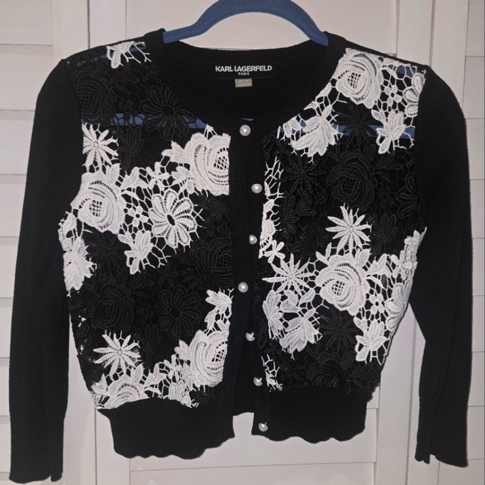 Karl Lagerfeld Paris Black Cropped Lace Floral Embroidered Cardigan – XS (NWOT)